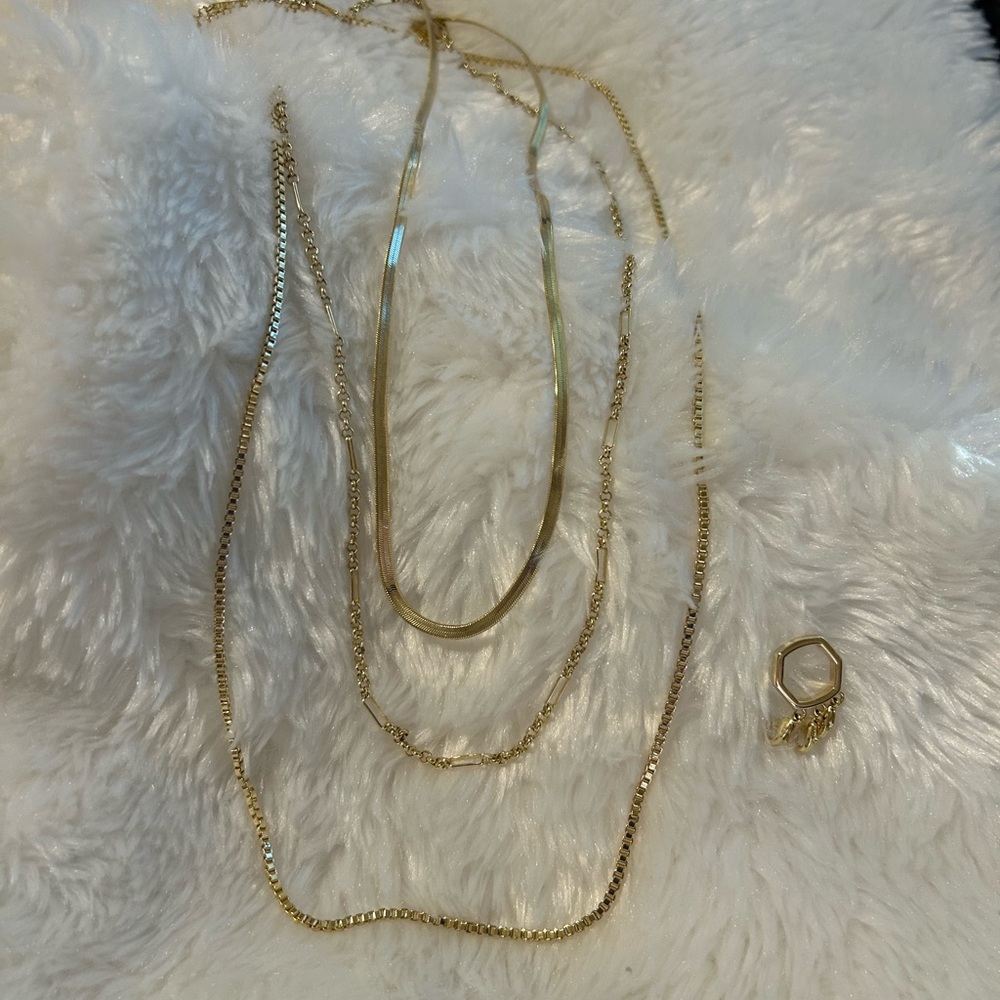 Kendra Scott Gold Layered Necklace Set